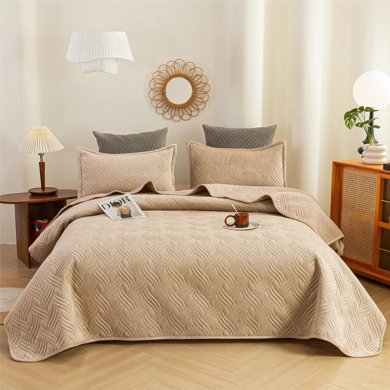 3-PCS-Ultra-Soft-Luxurious-Velvet-Quilt-Set-Queen-King-Size-with-2-Pillowcases-Bedspread-Coverlet-2
