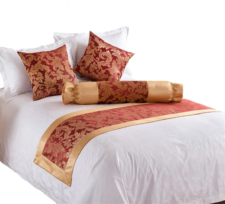Bed-Runner-and-Cushions-for-Hotel