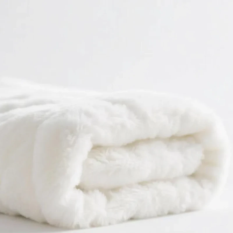 Breathable-Fluffy-Soft-Blanket-for-Bed-and-Couch-for-Winter