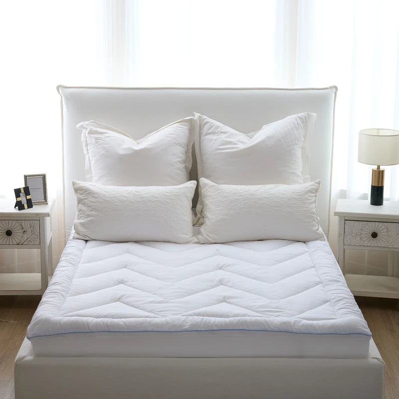 Breathable-Mattress-Topper-Pad-With-Elastic-Straps-Elastic-Cotton-Polyester-Quilted-Mattress-Protector-for-Bed-Cover
