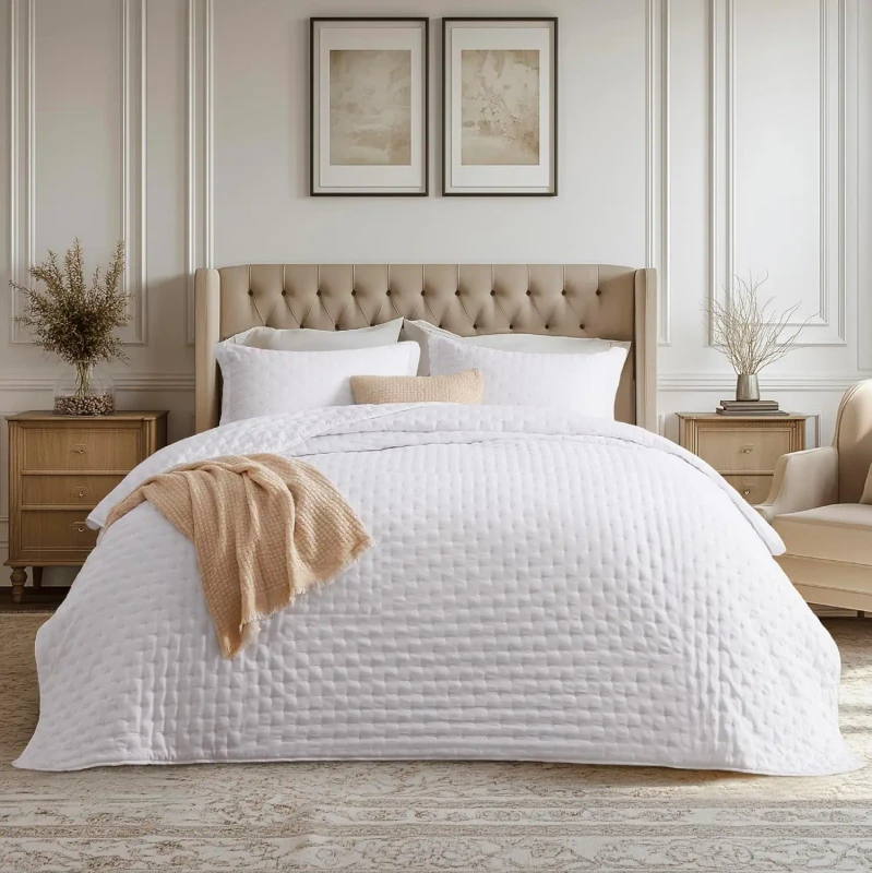 Bright-White-Bedspread-Queen-Size-Lightweight-Comforter-Modern-Coverlet-with-Clover-Pattern-Ultra-Soft-All-Season-Bedding
