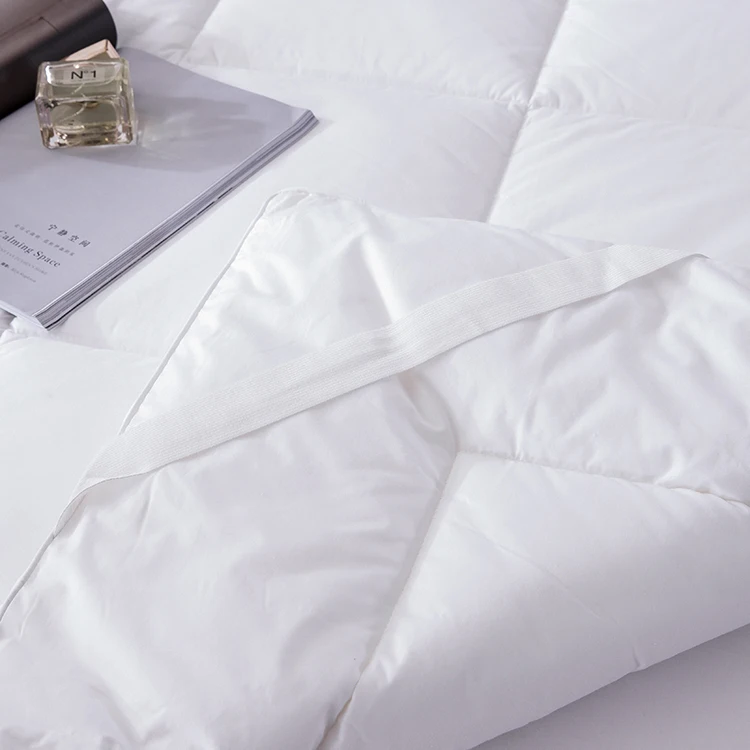 Custom-Hotel-Comfortable-Non-slip-Fiber-Filling-Thickened-Mattress-Topper