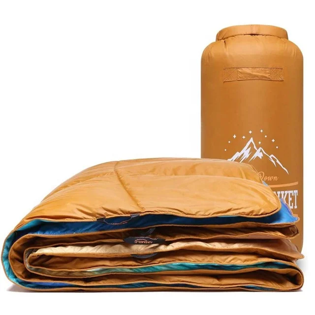Customisable-Recycled-Fabric-Lightweight-Warm-Outdoor-Camping-Travel-Down-Weighted-Puffy-Blanket-for-Winter-Season
