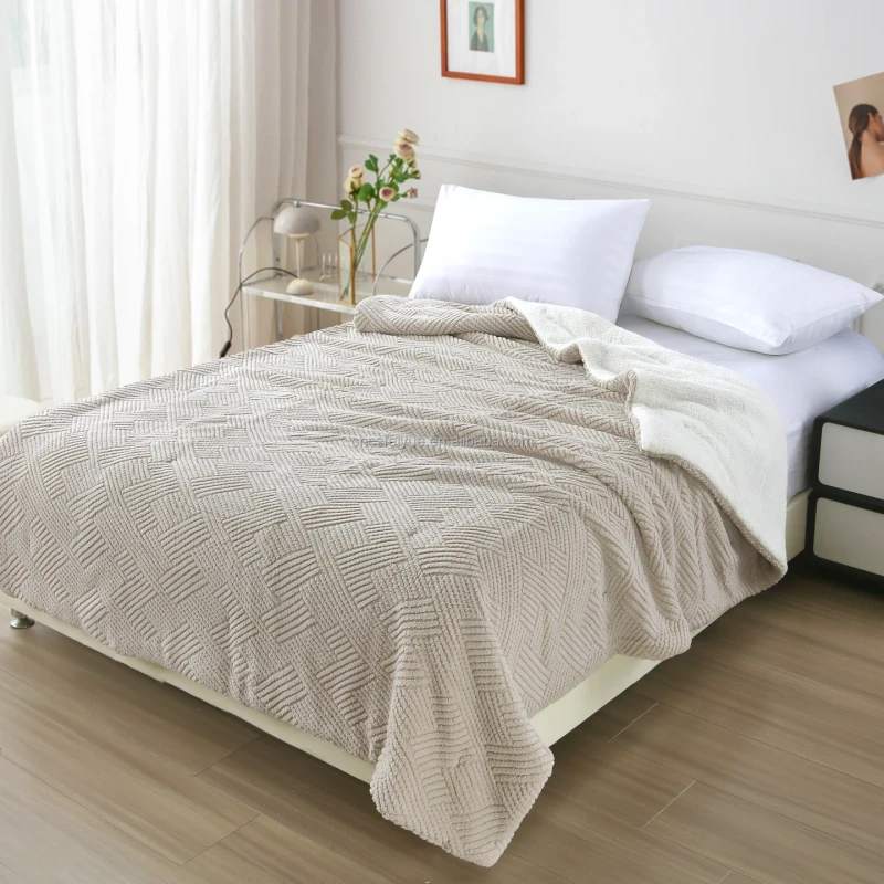 Customizable-100-Polyester-Flannel-Fleece-Recycled-Raschel-Blanket-Solid-or-Striped-Pattern-Woven-Technique-for-Airplane