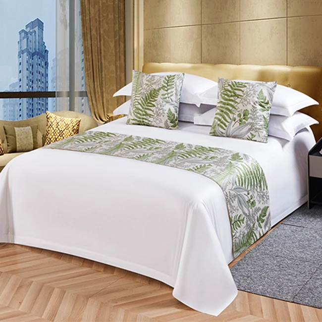 Customized-Luxury-Hotel-Yarn-Dyed-Jacquard-Polyester-Bed-Runner-Sets-Knitted-Geometric-Bed-Full-Queen-King-Soft-Pillow-Cushions