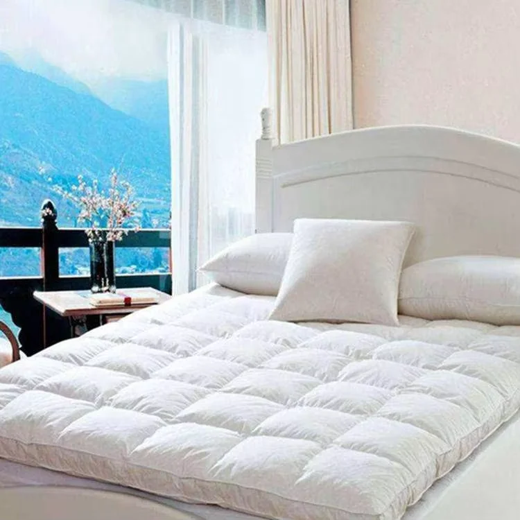 Customized-Size-Breathable-and-Washable-OEM-Mattress-Topper-Luxury-Hotel-Quilted-Polyester-Mattress-Topper-with-Cotton-Cover