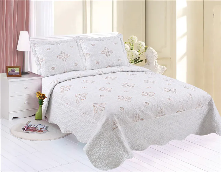 Embroidery-Bedspread-Warm-White-Color-Lightweight-Coverlets-Bedding