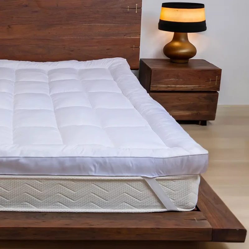 Extra-Thick-4-Firm-Mattress-Topper-Soft-Fluffy-Microfiber-Quilted-Cover-Elasticized-Corner-Straps-Folded-Form-Folding-Bed-Mat