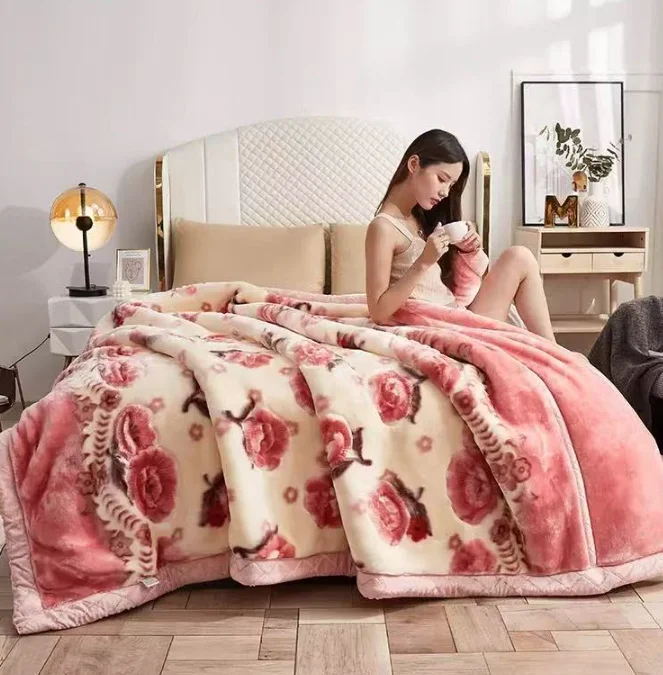 Factory-Direct-Sale-Reversible-Style-Mink-Fleece-Throw-Raschel-Blanket-with-Richly-Printed-2-Ply-Flannel-for-Winter-Use