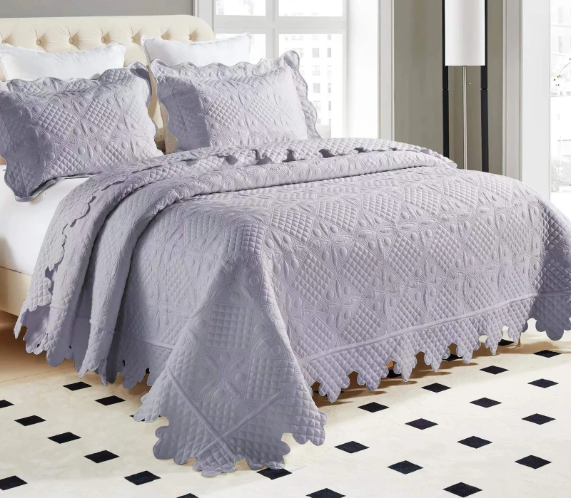 Factory-Solid-Bedspreads-Coverlets-Lace-Edge-Bedspread-on-the-Bed-Reversible-Bed-Spread-Coverlet