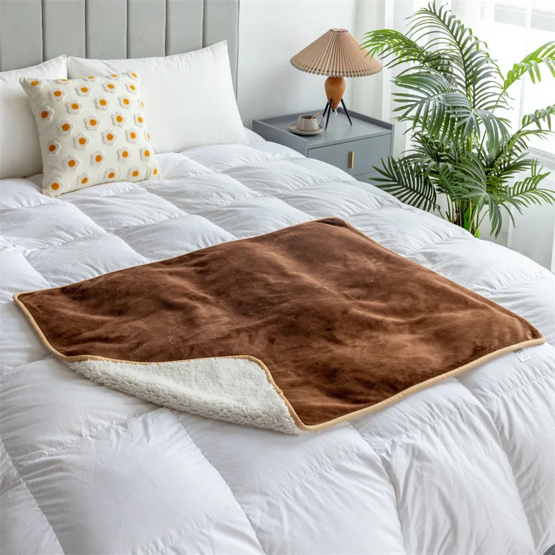 Flannel-Sherpa-Reversible-Blanket-Ultra-Soft-Warm-Waterproof-Spill-Resistant-Machine-Washable-for-Sofa-Bed-and-Pet-Mat