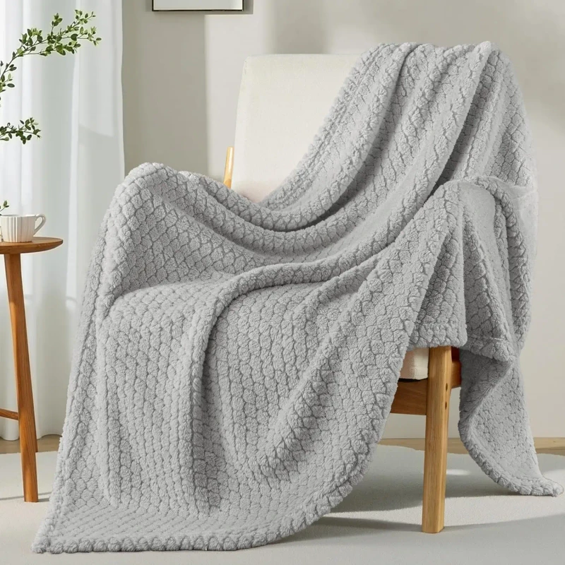 Fleece-Throw-Blanket-for-Couch-Soft-Warm-Throw-Blanket-for-Fall-Winter-Cozy-and-Lightweight-Decorative-Bedding-Blanket