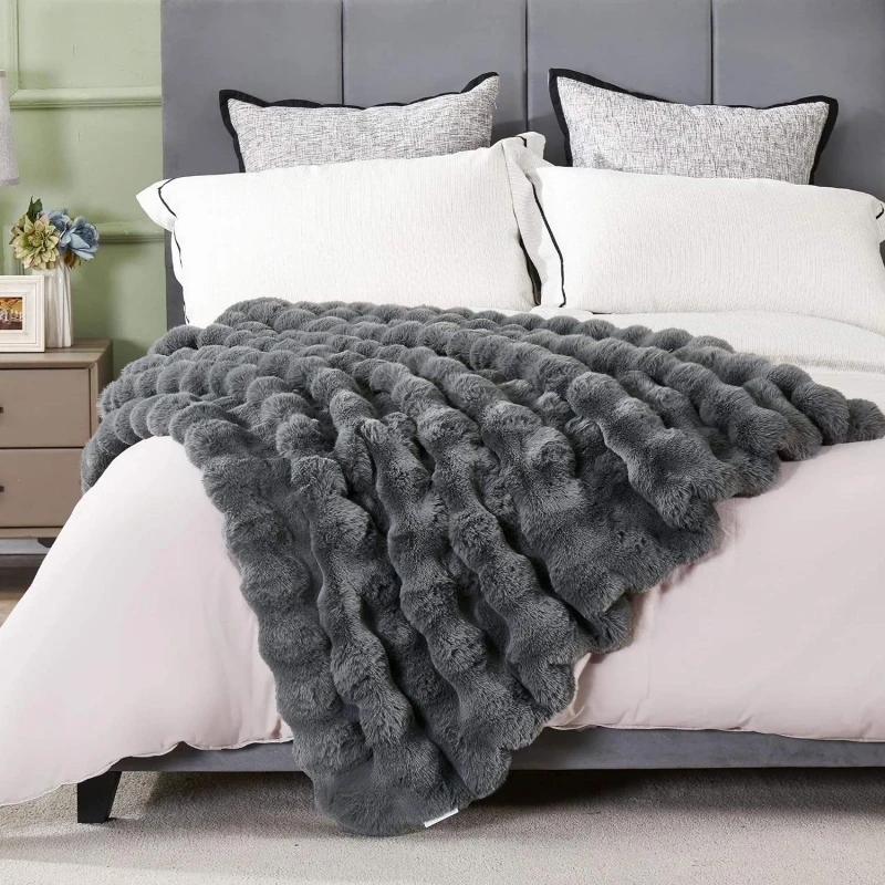 Heavy-Luxury-Thickened-No-Shedding-Rabbit-Faux-Fur-Blanket-for-Winter-Beds-Bubble-Blankets-Weighted-Throw-Blanket