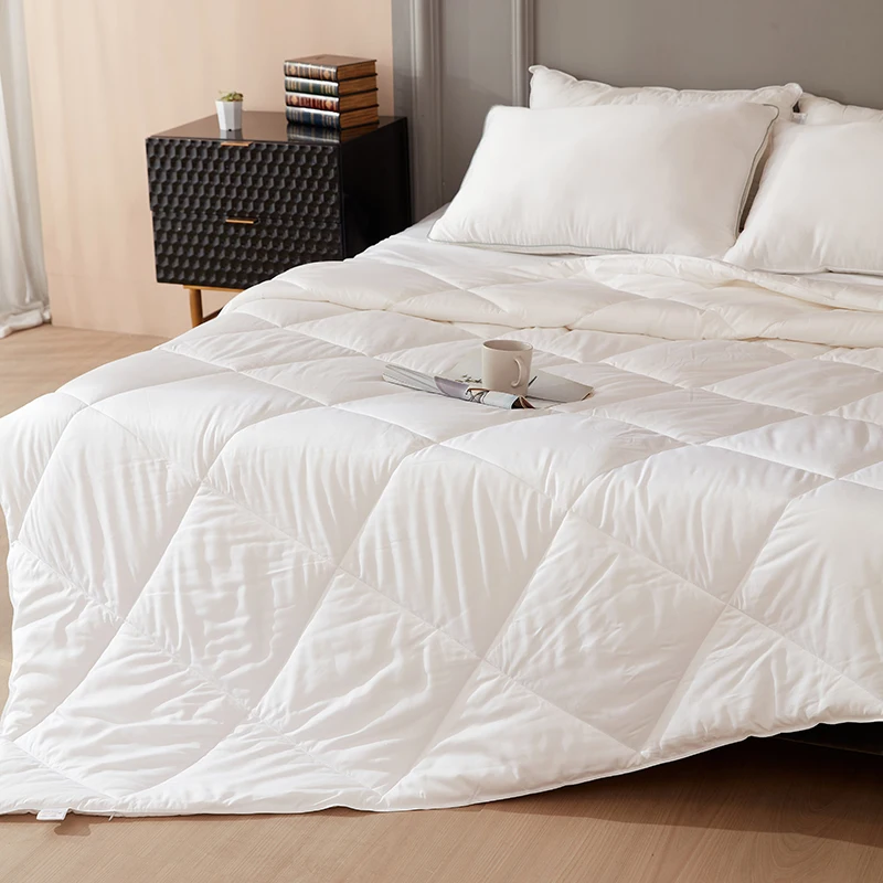 High-Quality-Luxury-Mulberry-Silk-Quilt-Set-All-Season-White-Duvet-Fluffy-Lightweight-Organic-OEKO-Tex-100-Certified-for-Hotels