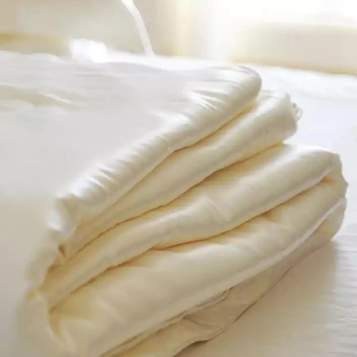 High-Quality-Silk-Insert-Reversible-Cool-Silk-Feeling-Quilts-Bedding-Set-Comforter