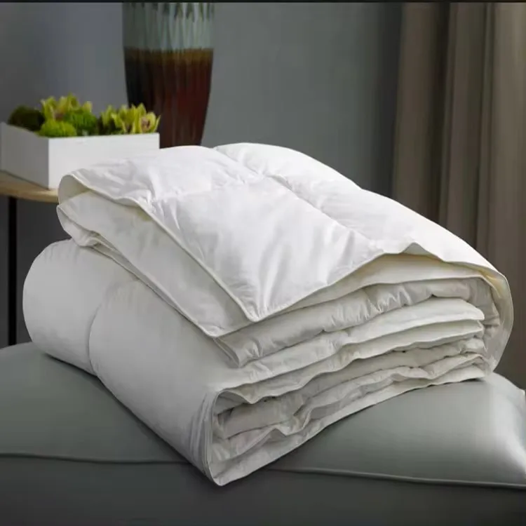 Hotel-Sale-Custom-Warm-and-Comfortable-Quilted-Comforter-for-All-Seasons