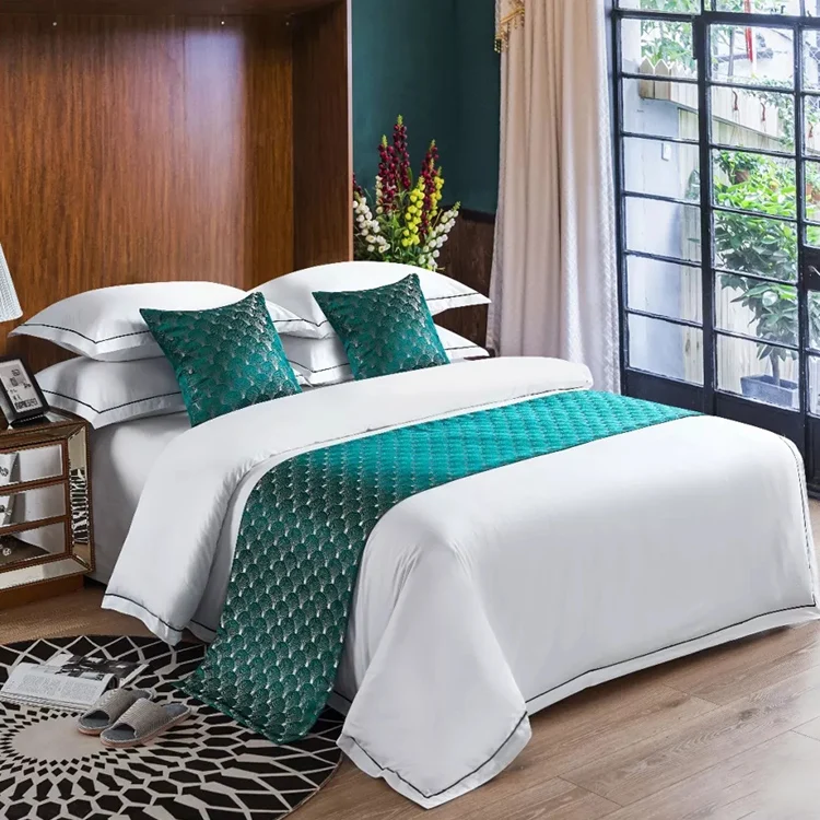 Jacquard-Woven-Bedding-Decorative-Cushion-and-Bed-Runner-for-Hotel