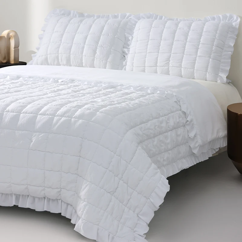 Lightweight-Breathable-Elegant-Soft-Brushed-Polyester-Comforter-Lace-Trim-Modern-Spray-Bonded-Fiber-Filling-All-Season-Quilt