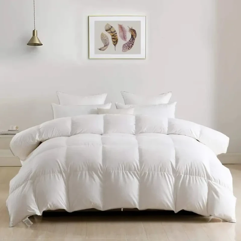 Luxury-Goose-Down-Comforter-Suitable-for-Families-and-Hotels