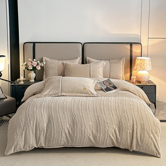 Matte-Milk-Fleece-Four-piece-Set-Bed-Sheets-Pillowcases-Duvet-Cover-Sets