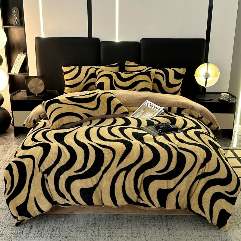 Modern-Leopard-Printing-Four-Piece-Duvet-Cover-Set-100-Polyester-Thickened-Fleece-Lined-Winter-Warm-Customizable-Bedding
