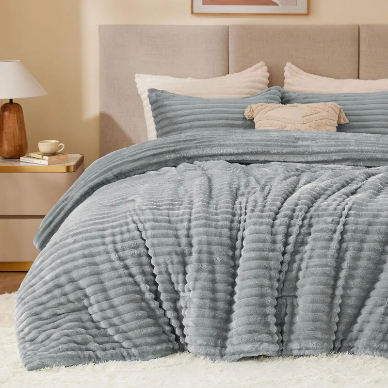 Modern-Queen-Size-Fleece-Surface-Comforter-Set-Super-Warm-Soft-Winter-Thick-Comforter-with-Polyester-Filling-Machine-Washable