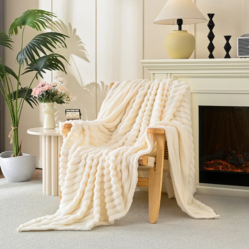 Modern-Rabbit-Plush-100-Polyester-Raschel-Blanket-High-Weight-Flannel-for-Office-and-Sofa-Autumn-and-Winter
