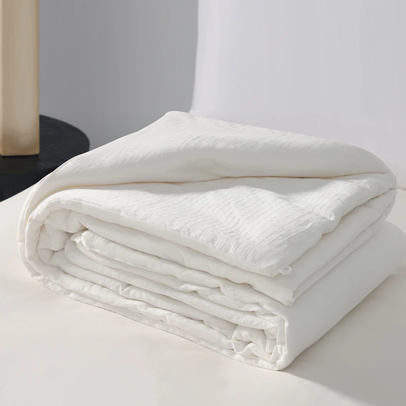 Natural-White-Breathable-Cotton-Quilt-with-Bamboo-Fiber-and-Polyester-Filling-Lightweight-for-Spring-Fall-Use-for-Home-Hotel