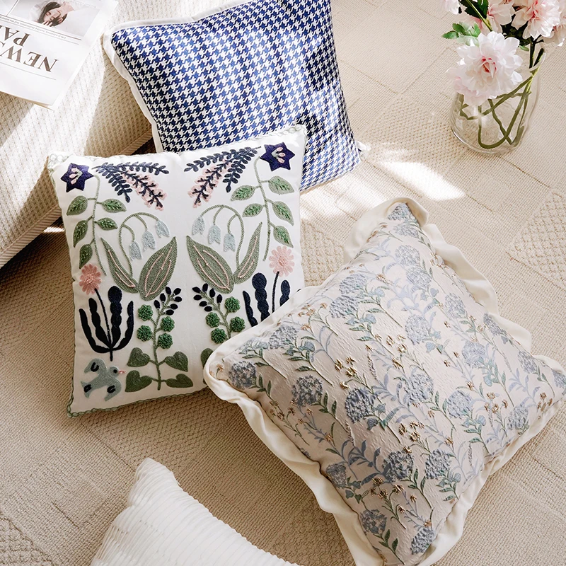 Nordic-Minimalist-Luxury-Blue-High-End-Embroidered-Flower-Pattern-Sofa-Throw-Fashion-Geometric-Pattern-Throw-Pillow-Customizable