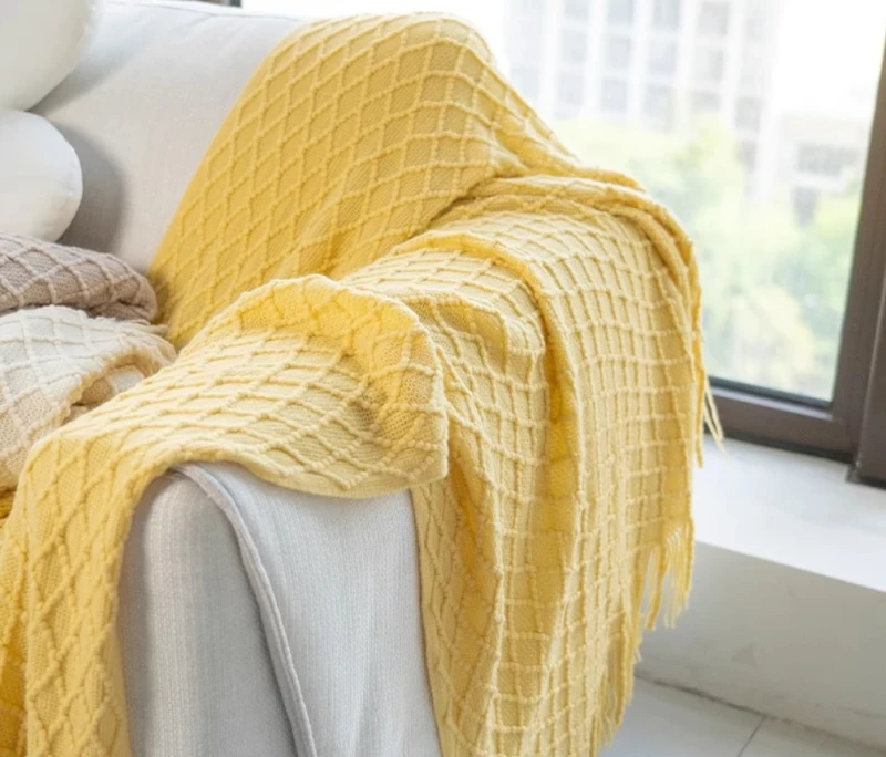 Nordic-Style-Solid-Color-Plaid-Knitted-Sofa-Cover-and-Bed-End-Blanket-for-Spring-Summer-Wearable-Blankets