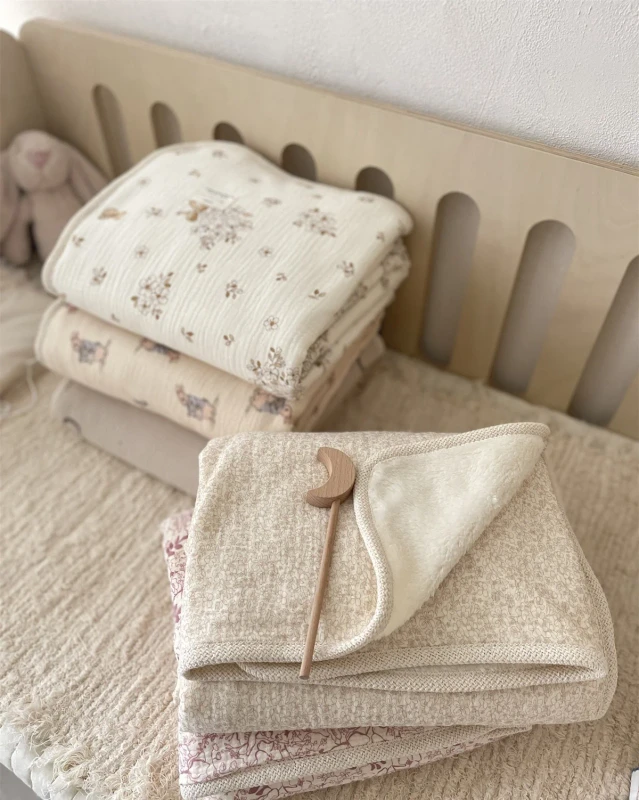 PLHAN-Eco-friendly-Nursery-Baby-Swaddle-Blanket-Super-Soft-Cotton-Gauze-Muslin-Sherpa-Fleece-Front-for-Winter-New-Kids-Bedding