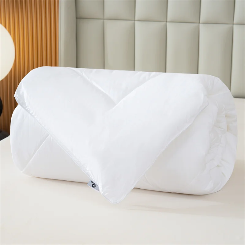Quilt-Set-Comfortable-White-Down-Alternative-Bedding