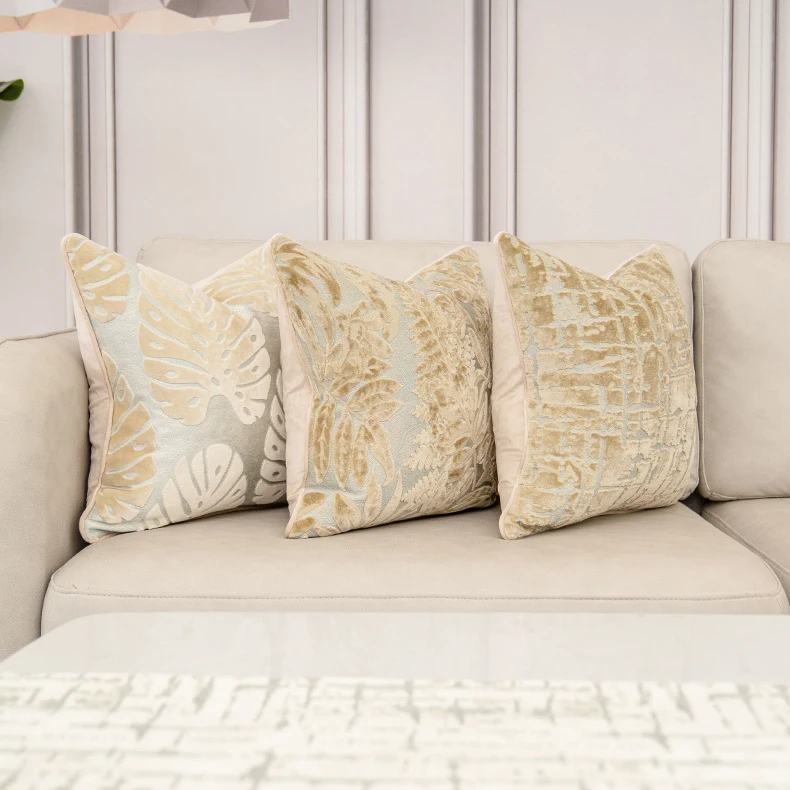 Simple-Velvet-Luxury-Pillow-Case-European-Carved-Embossed-Design-Velvet-Cushion-Covers-Decorative-White-Pillow-Covers