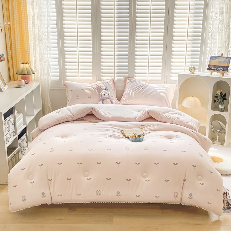 Skin-Friendly-Queen-Size-Winter-Comforter-with-Printed-Thick-Quilt-Bedding-Set