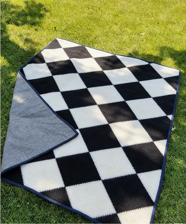 Skin-Friendly-Rectangle-Woven-Plain-Easy-Folding-Bed-Mat-Sofa-Mat-Wool-Blanket-for-School-Dorm