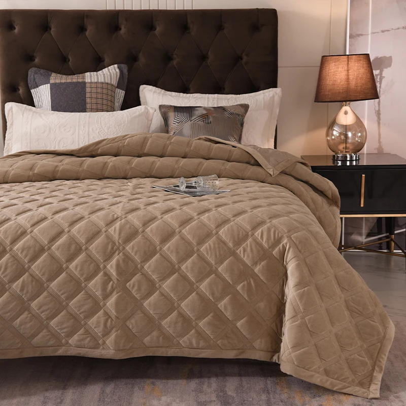 Thickened-Crystal-Fleece-Quilted-Square-Grid-Bed-Cover-Bedspread