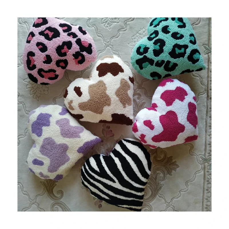 Valentines-Day-Gifts-Cute-Heart-Shaped-Throw-Pillow-Decorative-Soft-Punch-Needle-Tufted-Pillows