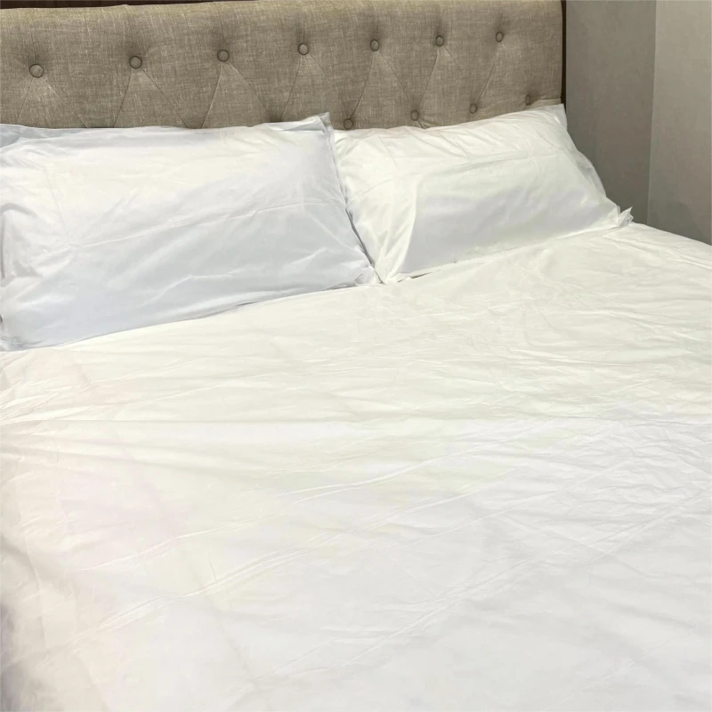 White-Disposable-Isolation-Bedding-and-Covers-Used-in-Hospital-Hotels-Are-Sterile-and-Safe