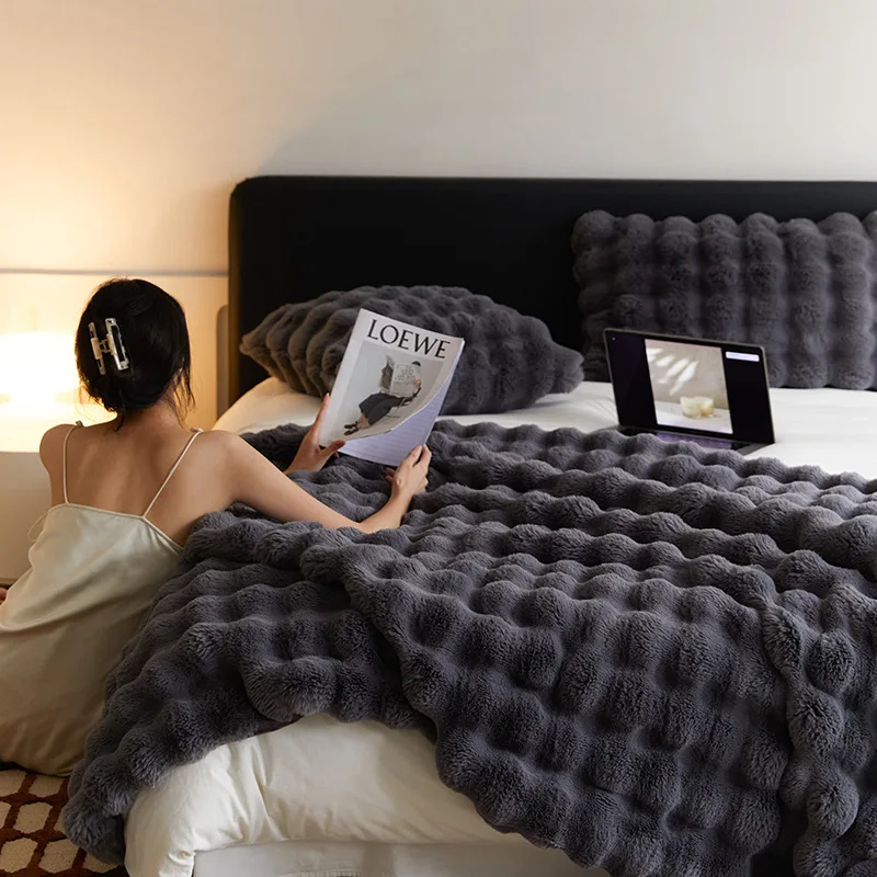 Xinlan-High-Quality-Fluffy-Blanket-Set-Winter-Warmer-Soft-Adult-Size-Pillow-Blanket-for-Bed